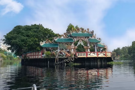 Dragon Floating Temple Sightseeing