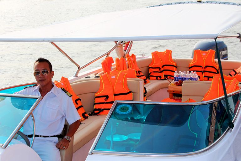 Luxury Speedboat 24 Seats Saigon River Tour 2 1