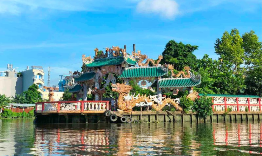 Dragon Floating Temple tour