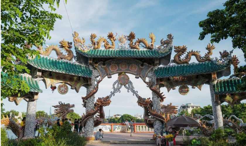 Dragon Floating Temple tour